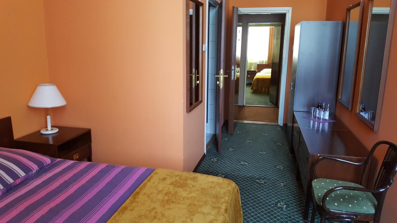 Hotel Restauracja Pustelnik Wisla Mala Buitenkant foto